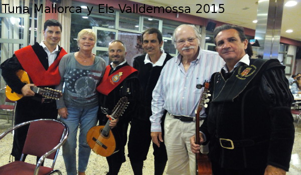 Imagen de Mejillón y tuna mallorca en actuación en las festes populars de Lloseta donde coincidimos con el famosisimo grupo mallorquín ELS VALLDEMOSSA