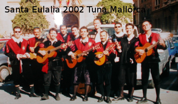 Imagen actuación en Plaza Santa Eulalia en Iglesia San Francisco con motivo de la ceremonia de una boda en la que actué con Tuna Mallorca Universitaria.