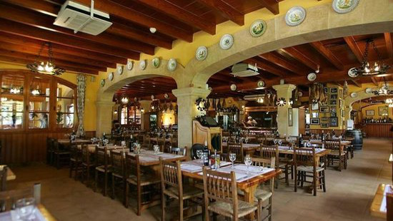 Imagen de Mesón Can Pedro sito en GENOVA, ideal para degustar la gastronomía de Mallorca y escuchar la tuna
